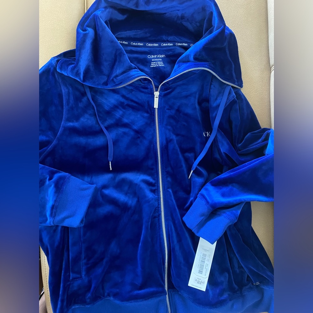 Size 2X NWT Calvin Klein Velour Zip front Jacket